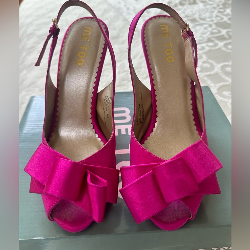 Me Too Ladies' Peeptoe Jeanette Satin Bow Sandals Fuschia  sz 10m
